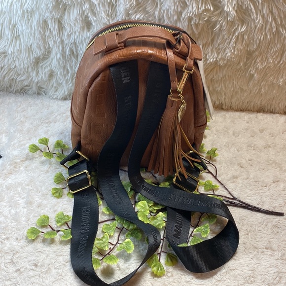UNISEX-Steve Madden small Backpack - Picture 2 of 11